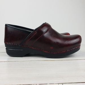 413gap Dansko maroon red clogs 37 women shoes